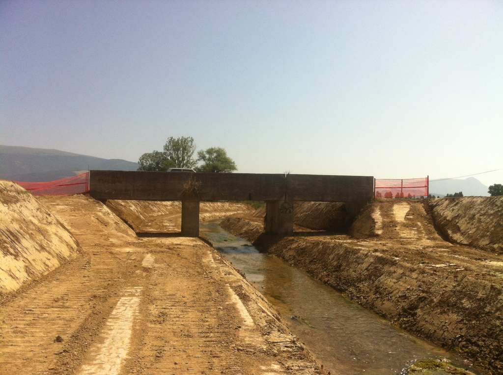  - ALLARGAMENTO E RIPROFILATURA SEZIONE IN PROSSIMITA DEL PONTE STRADALE