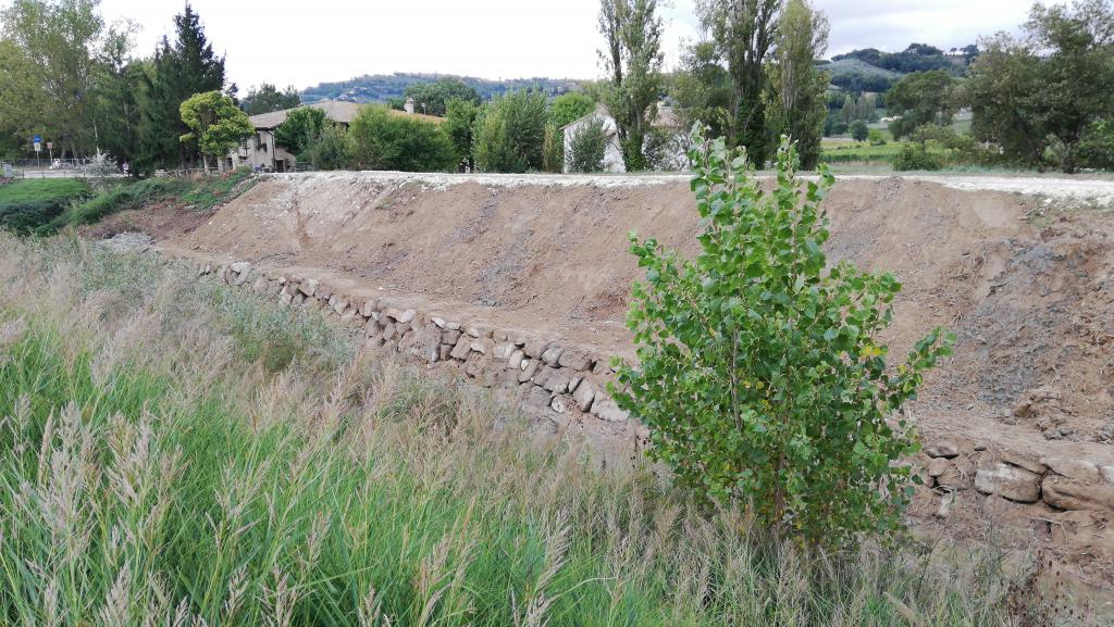  - Realizzazione scogliera in sinistra idraulica